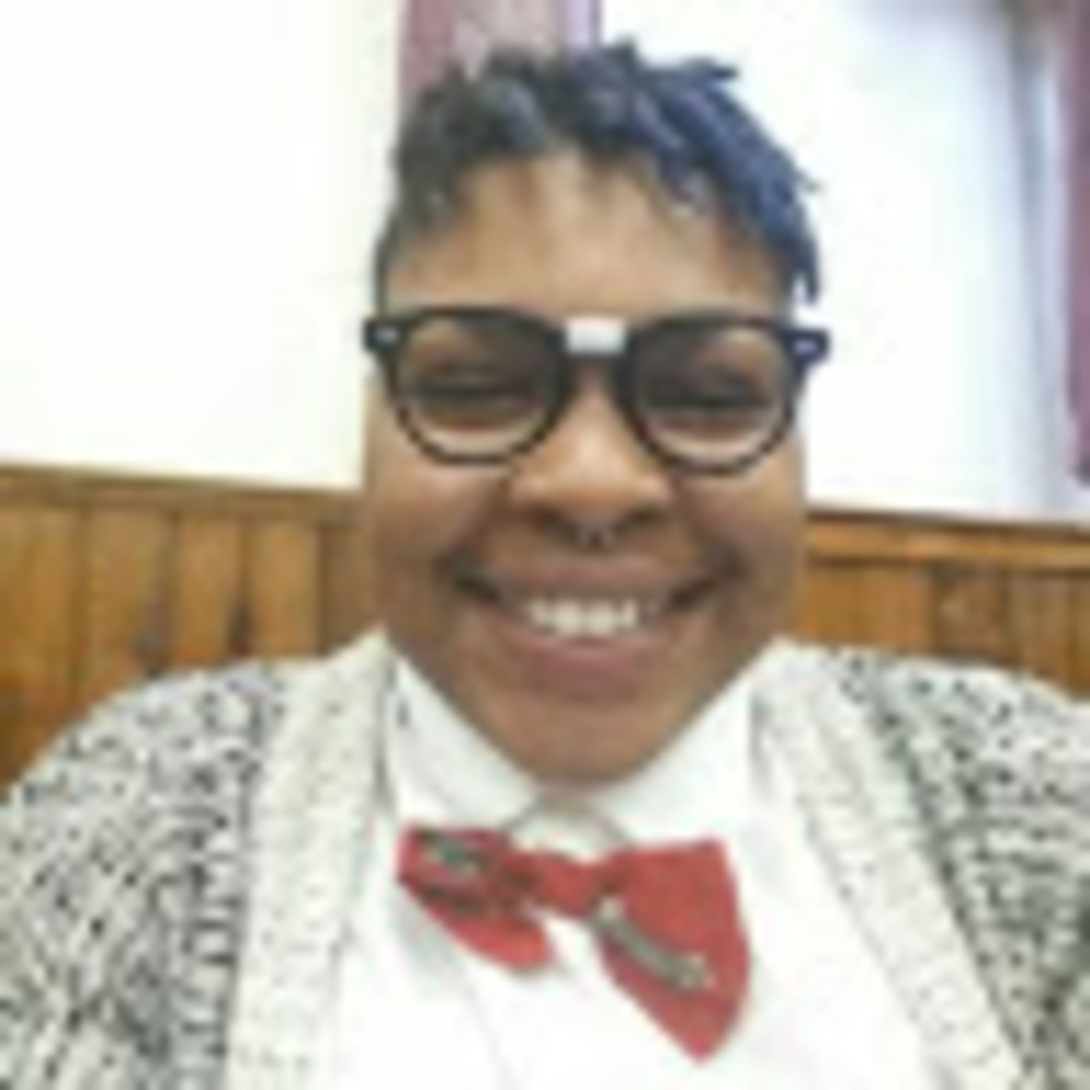 Meet your Posher, Latia